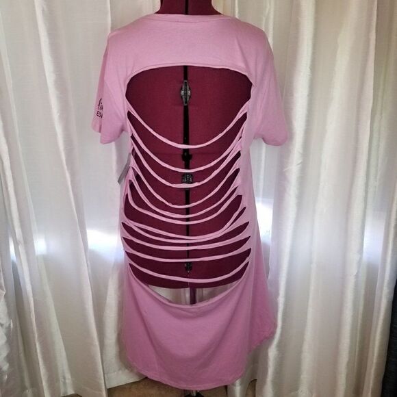 On Fire High-Low Women's Graphic Top (size 2X) - Picture 4 of 8